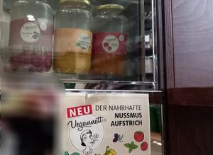 aufstrich von vegannette at Lose Dresden in Dresden