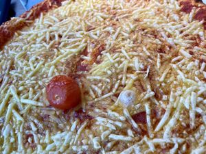 pizza margherita w/ vegan 'cheese' at Vapiano in Leipzig