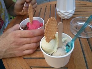vegan ice cream at TONIS in Leipzig