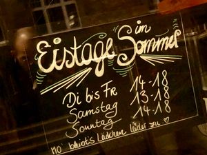 opening hours in 'summer' at TONIS in Leipzig