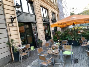 outside seating at TONIS in Leipzig