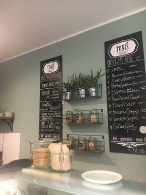 the  menu  at TONIS in Leipzig