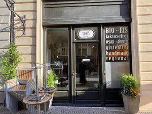 store front at TONIS in Leipzig