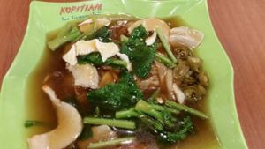 Hor Fun  at e Veg 益素食 - VivoCity in Central Singapore