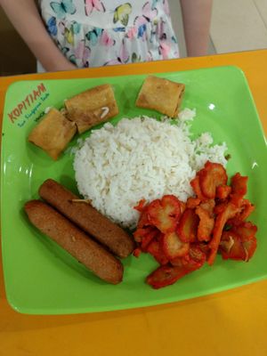 Niamh at e Veg 益素食 - VivoCity in Central Singapore