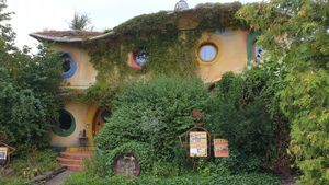 Reminded me of Gaudi at Försters Weinterrassen in Ahrweiler