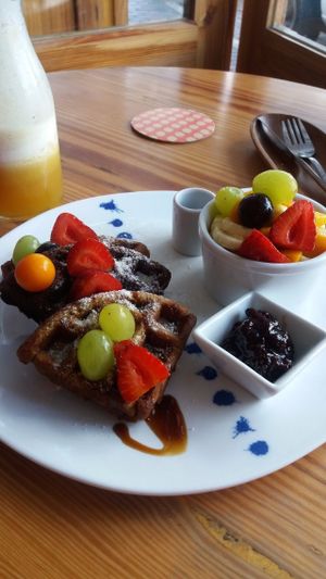 Waffles with season fruits and jam at La Verde in Lima