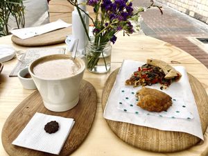 Brought my food out to me  at La Verde in Lima