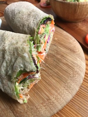 Salad wrap at La Verde in Lima