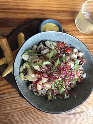 Quinoa, white bean, corn, tomatoes, avocado salad 😍 at La Verde in Lima