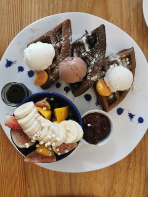 Waffles at La Verde in Lima