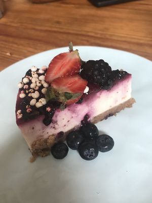 Berry cheesecake - just look at this piece of art  at La Verde in Lima