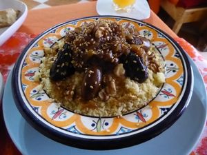Couscous mit Trockenfrüchten at Chez Khadija in Essaouira