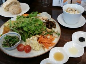 organic vegetable plate with sesame oil at Gomacro in Kyoto