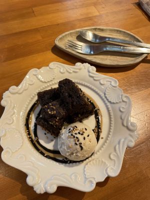 Sesame ice cream and brownie   at Gomacro in Kyoto