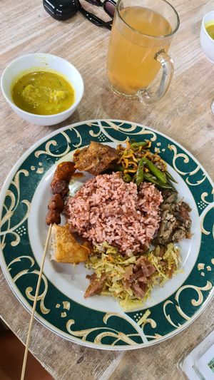 The Nasi Campur dish was absolutely delicious, so many flavours. It was like an explosion in my mouth. I would highly recommend this place. It is such a peace location, and the fam at Giridhari in Kuta