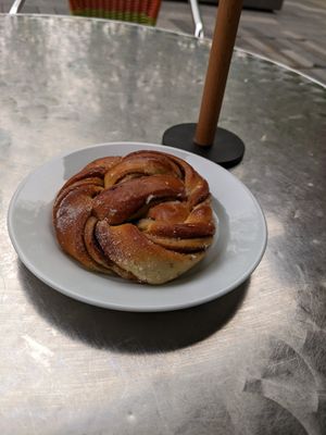 Vegan cinnamon bun at Soderberg in Edinburgh
