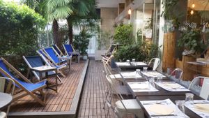 More outside seating at Bee in Lugano