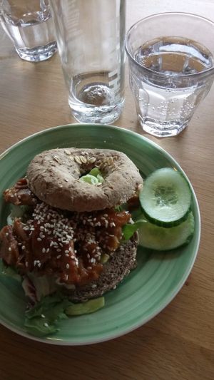 Veggie-chiken with coriander, teriyaki sauce, sesami seeds and lettuce. at Bagels & Beans - Vivaldistraat in Amsterdam