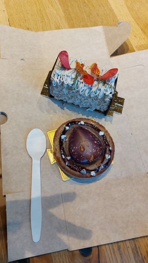 La primera es la torta dias perfectos y la segunda es la tarta de pera al vino at Semilla in Santiago