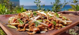 Pad Thai at Vivo Cafe & Restaurant in West Bay