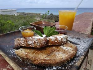 Vegan French toast at Vivo Cafe & Restaurant in West Bay