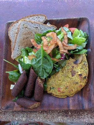 Vegan omelet and sausage at Vivo Cafe & Restaurant in West Bay