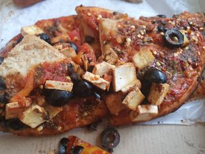 Vegan pizza at Terrasen Cafe in Hyderabad