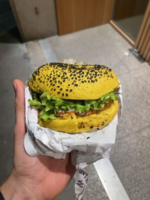 AVO CECIO (7,00€)  at Flower Burger - Viale Vittorio Veneto in Milan