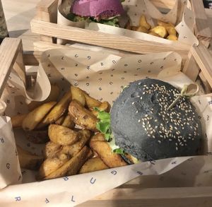 Good look, bad taste at Flower Burger - Viale Vittorio Veneto in Milan