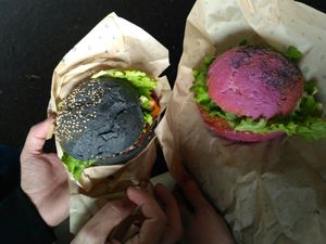 Hamburguesas de colores at Flower Burger - Viale Vittorio Veneto in Milan