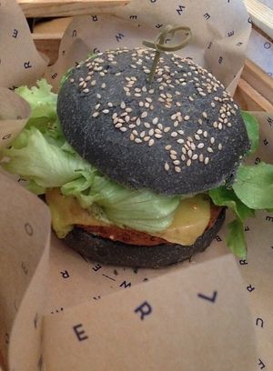 Panino nero at Flower Burger - Viale Vittorio Veneto in Milan