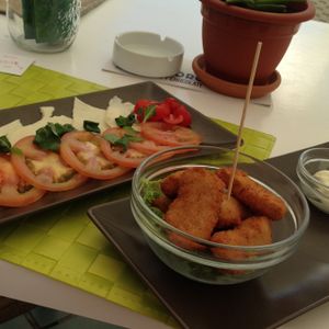 нагетсы и капрезе  at BuenaVida Vegan in Tenerife
