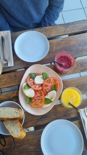 Tomato and vegan mozzarella at BuenaVida Vegan in Tenerife