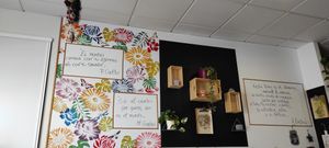 Interior with quotes and decorations at BuenaVida Vegan in Tenerife