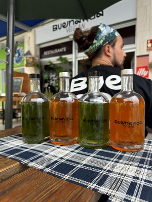 Seleccion de tés y kombucha caseros at BuenaVida Vegan in Tenerife