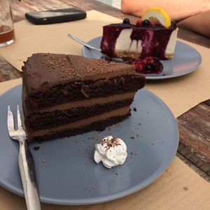 Chocolate cake and cheesecake at BuenaVida Vegan in Tenerife