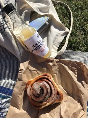 Cinnamon bun & kombucha  at Sunrise Organics in Bournemouth
