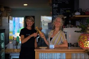 beautiful owners at Raw & More in Semaphore