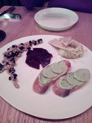 Assorted appetizers at 8ablish in Tokyo