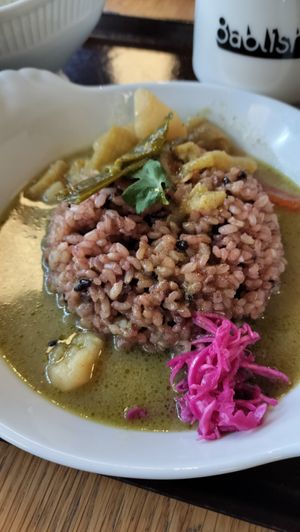 Green curry at 8ablish in Tokyo