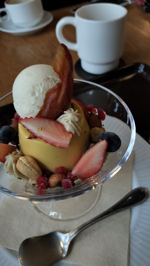 Dessert (1400 yen) at 8ablish in Tokyo