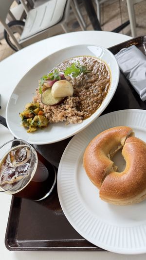 vegan curry and bagel with nut cheese  at 8ablish in Tokyo