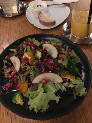 Salad at 8ablish in Tokyo