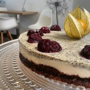FRUTEVER: Lemon & Earl Grey cake at Frutever in Riga