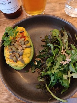 Avocado egg style at Le Potager de Charlotte in Paris