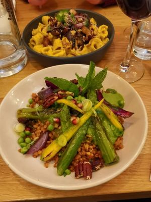 Einkorn with green asparagus & pecan (pasta carbonara in the background) at Le Potager de Charlotte in Paris