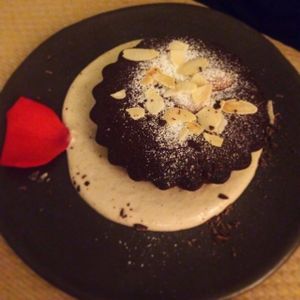 Gâteau au chocolat, crème de cajou à la vanille  at Le Potager de Charlotte in Paris