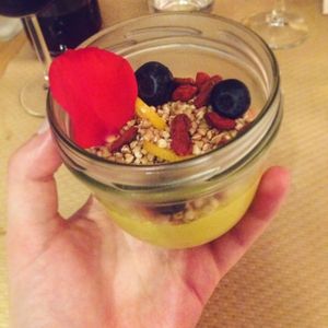 Crème de cajou citronnée, myrtilles, baies de goji, quinoa soufflé, sarrasin grillé, agrumes  at Le Potager de Charlotte in Paris