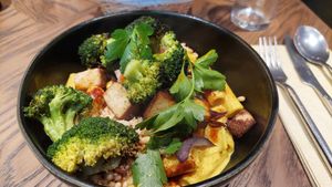 Creamy carbonara with smoky tofu and Brokkoli at Le Potager de Charlotte in Paris